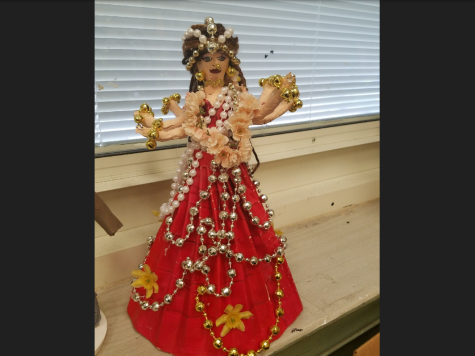 Student makes her stamp on WMS with cultural sculpture