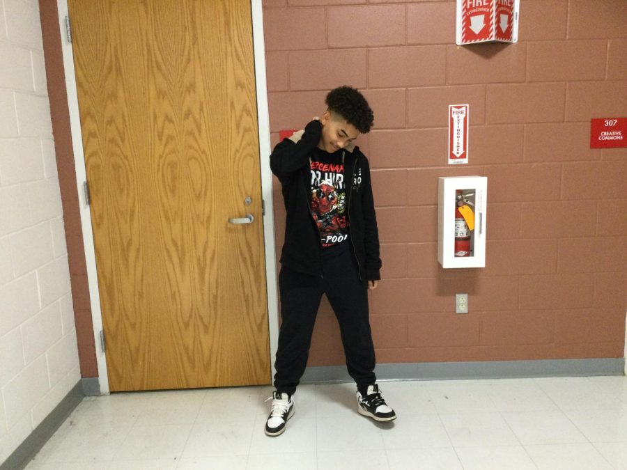 MIKEYS FIT: Mikey outside class taking a picture 