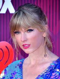Photo via https://commons.wikimedia.org/wiki/File:Taylor_Swift_2_-_2019_by_Glenn_Francis_%28cropped%29.jpg under the Creative Commons License
