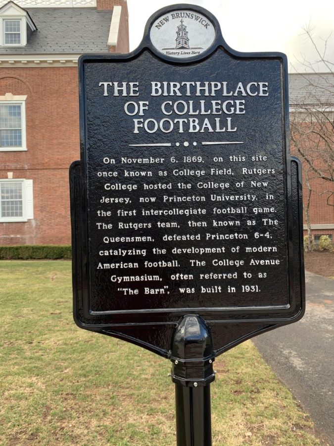 Photo+via+https%3A%2F%2Fcommons.wikimedia.org%2Fwiki%2FFile%3ABirthplace_of_College_football_plaque.jpg+under+the+Creative+Commons+License+