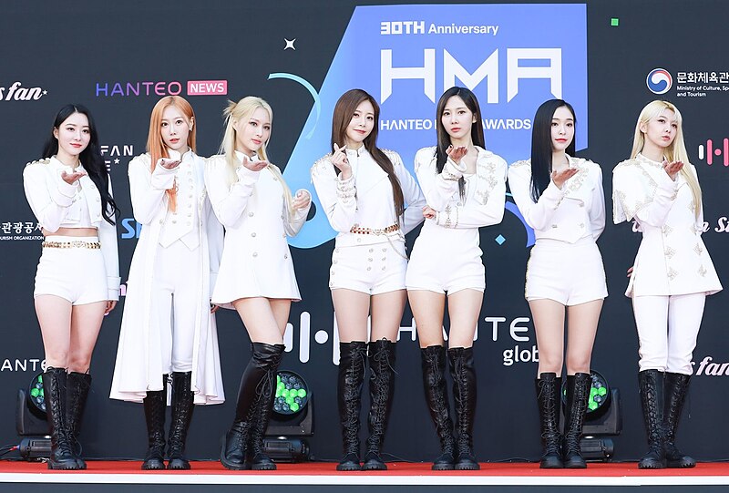 Photo From https://commons.m.wikimedia.org/wiki/File:230211_Dreamcatcher_Red_Carpet_Hanteo_Music_Awards_2022.jpg Under The CREATIVE COMMONS LICENCE.