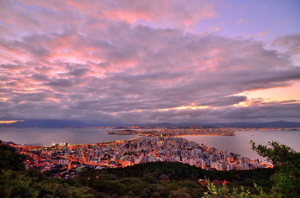 Photo via https://freerangestock.com/photos/129669/evening-view-of-city-with-ocean-in-brazil-.html under the Creative Commons License
