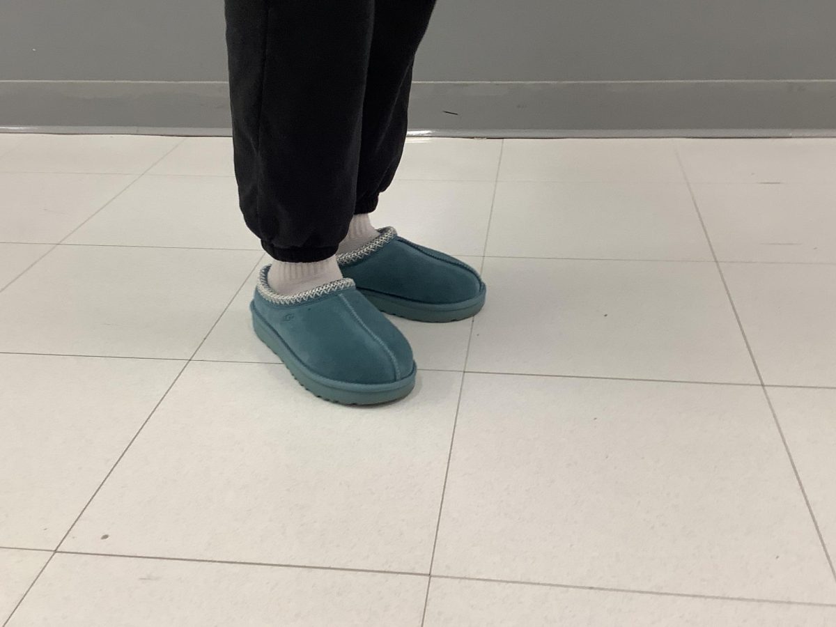 Yamileth Merion shows us her Deep Ice Tasman Uggs  
