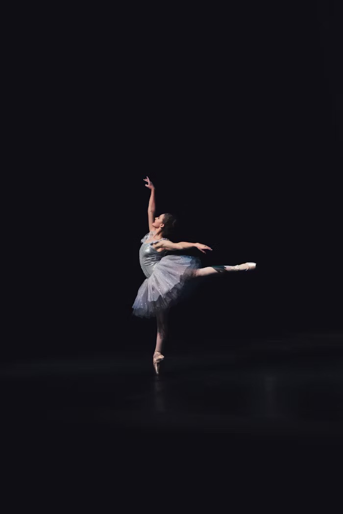
This image shows a clear representation of the freeness and openness you feel when you’re dancing. 